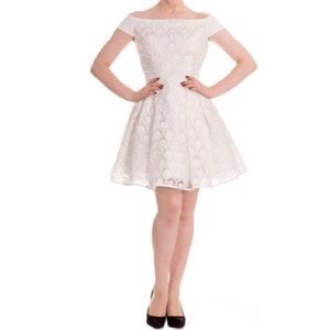 Hell Bunny - Size M - White lace off-shoulder dress 🌸
